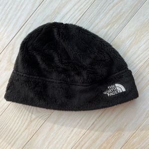 North face black fuzzy hat